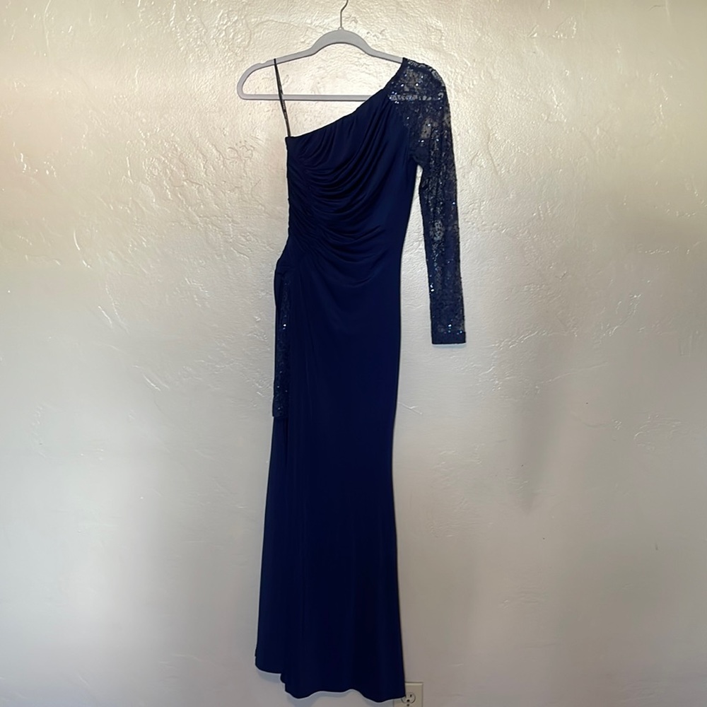 One shoulder royal blue gown